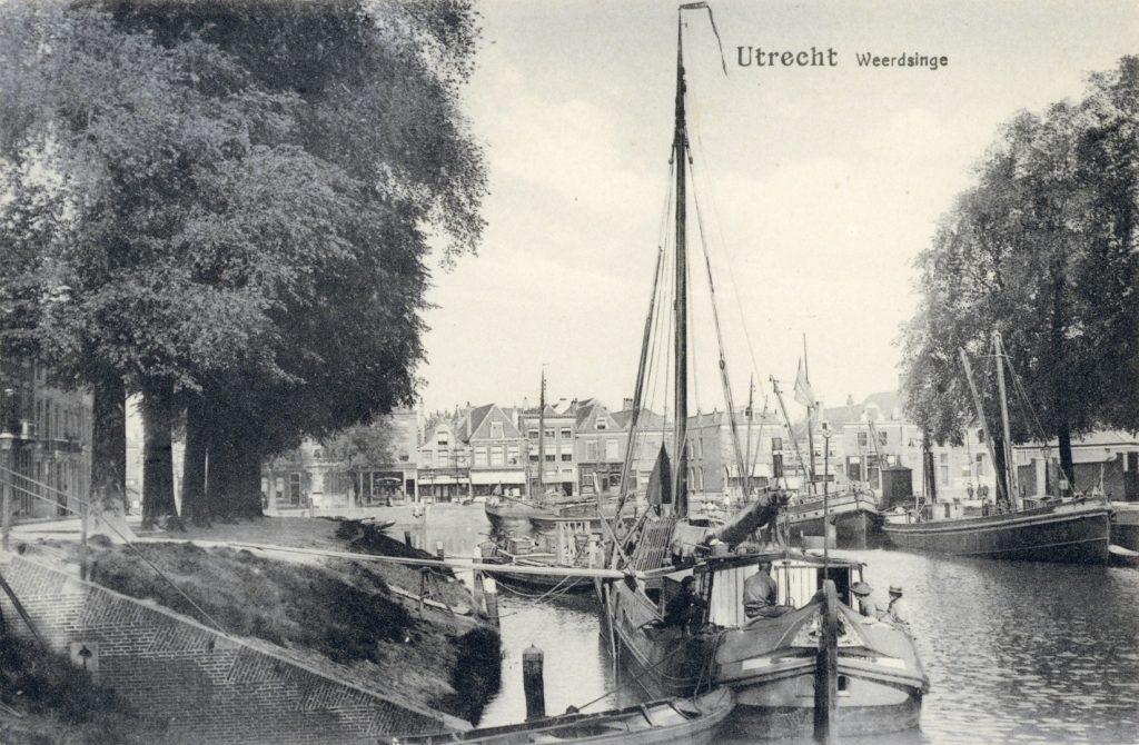 Gezicht op de Stadsbuitengracht te Utrecht 1890 1905 - 2066 collectie Het Utrechts Archief (Groot)