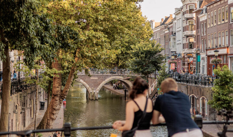 Zomer in Utrecht langs de gracht